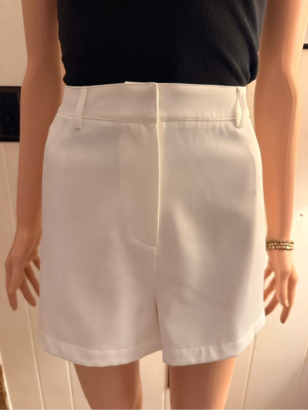 Mittoshop White Tailored High-Rise Bermuda Shorts. Sz Large NWOT